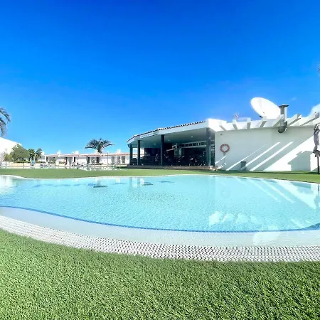 Lägenhet Estudio Bien Comunicado Con Wifi Y Terraza Em Tenerife Sur Costa Adeje (Tenerife)