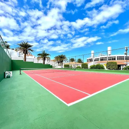 Lägenhet Estudio Bien Comunicado Con Wifi Y Terraza Em Tenerife Sur