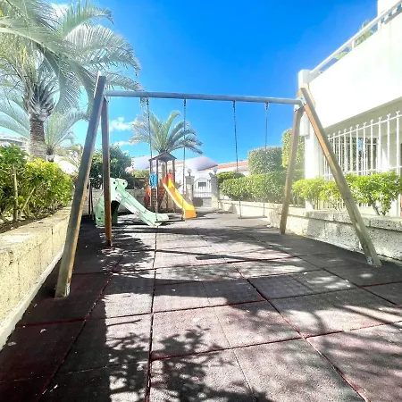 Estudio Bien Comunicado Con Wifi Y Terraza Em Tenerife Sur Lägenhet