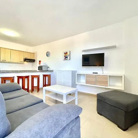 Estudio Bien Comunicado Con Wifi Y Terraza Em Tenerife Sur * أذيخي