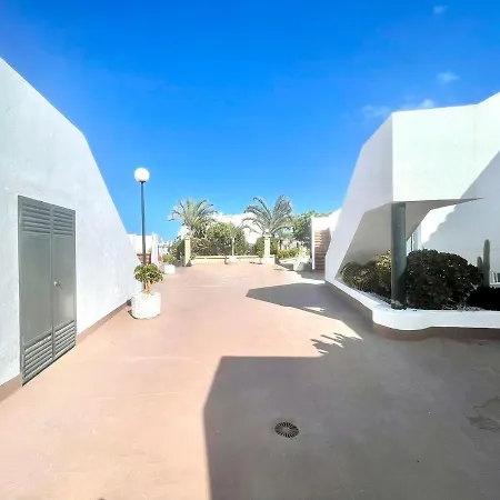 Estudio Bien Comunicado Con Wifi Y Terraza Em Tenerife Sur شقة *