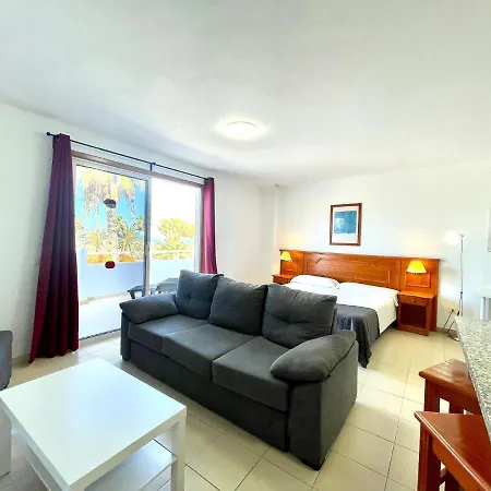 Estudio Bien Comunicado Con Wifi Y Terraza Em Tenerife Sur * أذيخي