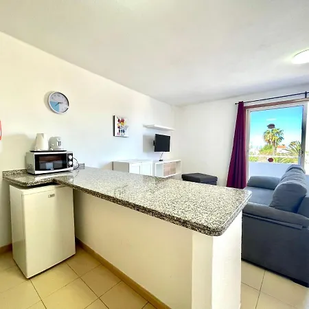 Estudio Bien Comunicado Con Wifi Y Terraza Em Tenerife Sur أذيخي