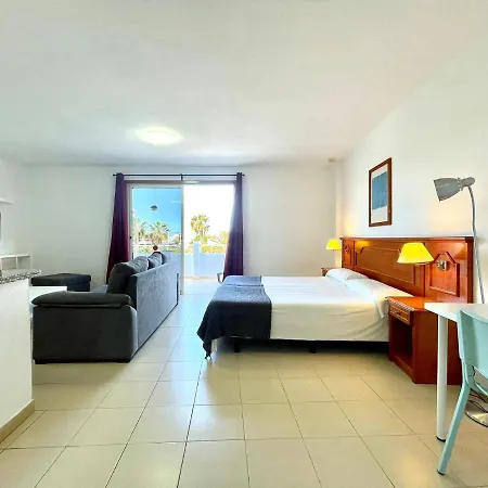 Estudio Bien Comunicado Con Wifi Y Terraza Em Tenerife Sur شقة *