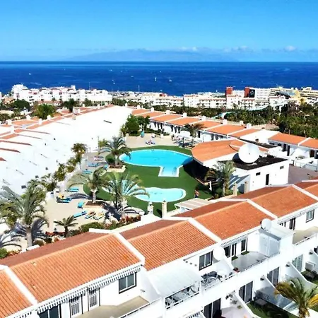Estudio Bien Comunicado Con Wifi Y Terraza Em Tenerife Sur شقة